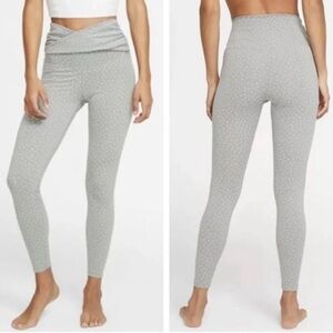 Nike Yoga Grey Dots Twist High Rise Capri Size Small Training Tights CZ9144-073